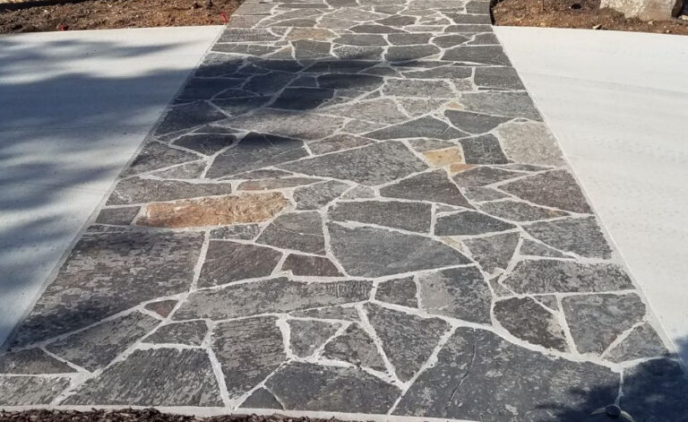 Close up Burgundy Gray Flagstone
