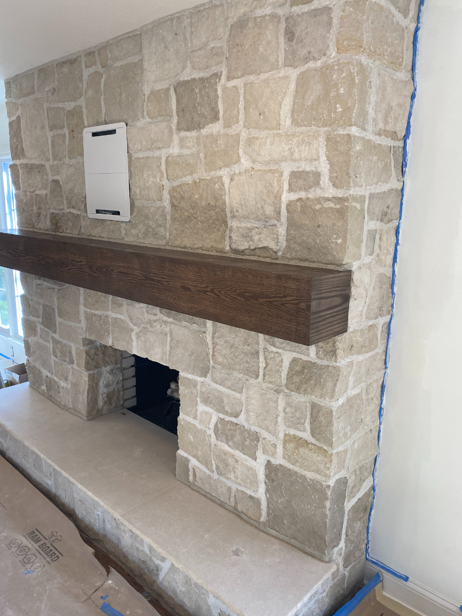 Dove Gray Random Ashlar Veneer on an interior home fireplace