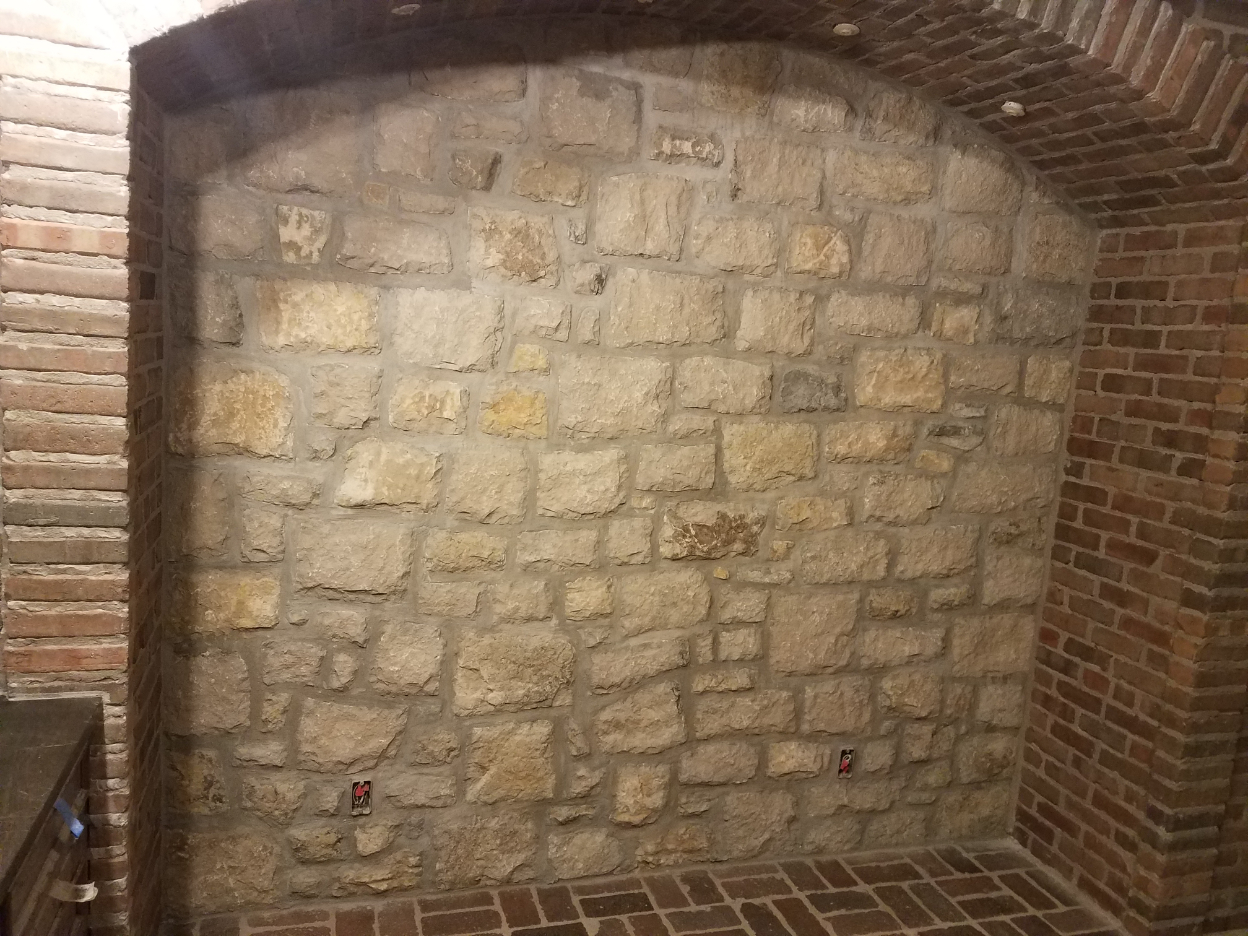 Close up interior photo of Dove Gray Random Ashlar used on the interior of a home